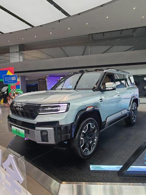 成都新津区磊梦腾企业管理咨询比亚迪方程豹硬派越野的爆款，英菲尼迪35周年与你共成长
